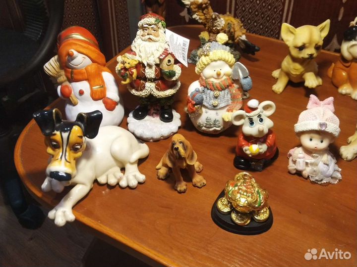 Статуэтки, фигурки