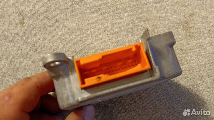 Блок управления Air Bag Volkswagen Vento 1H2