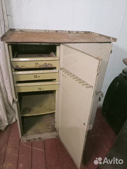 Шкаф для хранения инструмента