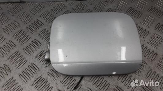 Лючок бака audi A4 B7 (95D15IC01)