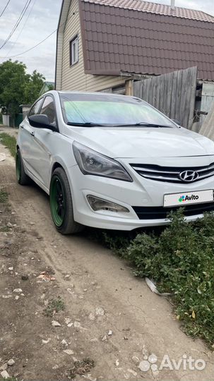 Hyundai Solaris 1.4 МТ, 2015, битый, 580 000 км