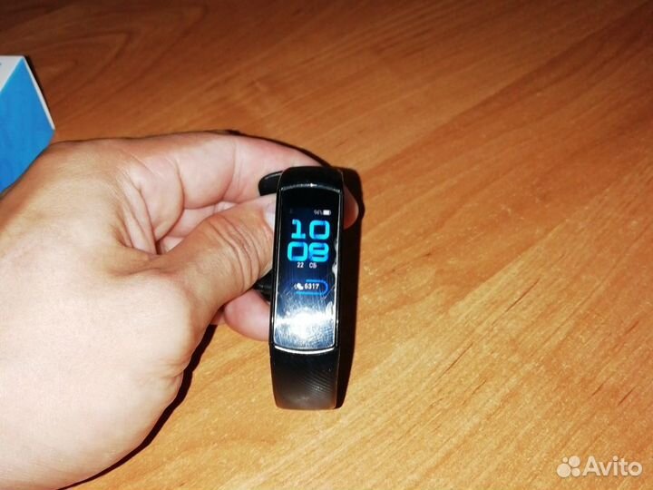 Фитнес браслет