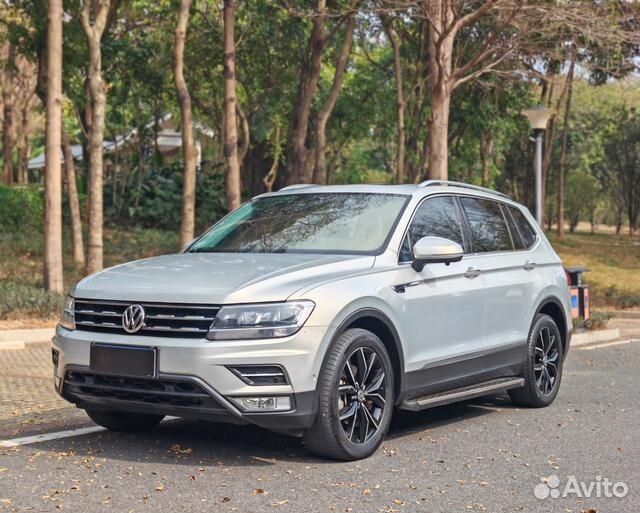 Volkswagen Tiguan L 2.0 AMT, 2021, 50 000 км