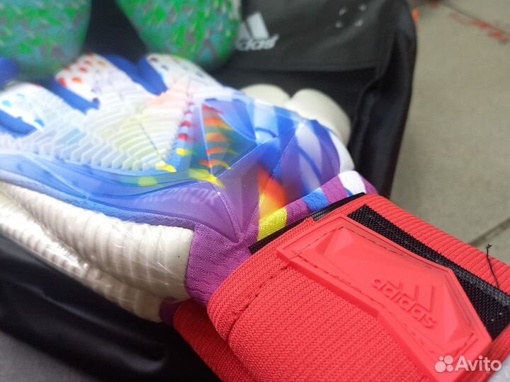 Вратарские перчатки adidas predator pro