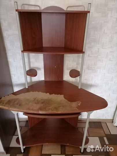 Компьютерный стол