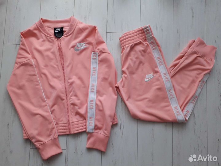 Костюм спортивный