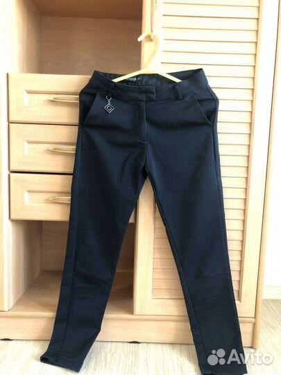 Костюм брючный с жакетом на девочку