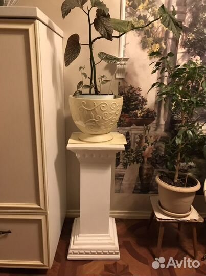 Пьедестал для цветов