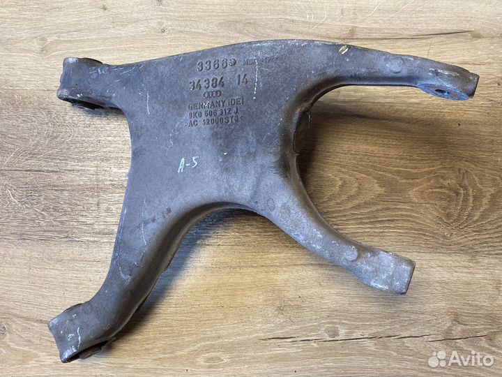 Audi a5 купе задний правый рычаг