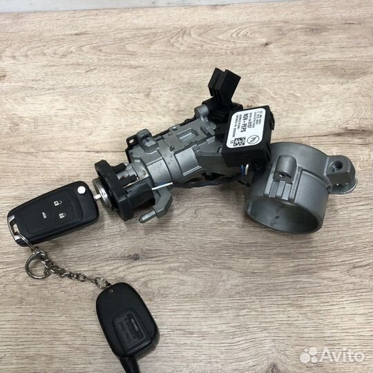 Замок зажигания на Opel Astra j