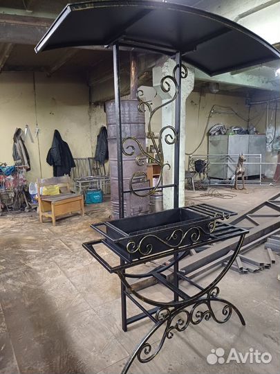 Кованые мангалы с крышей