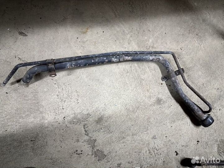 Горловина бака Toyota Land Cruiser Prado 120