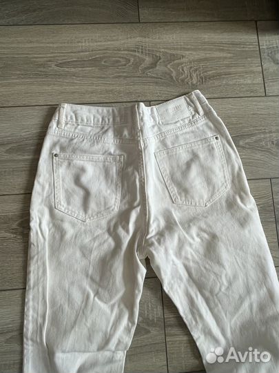 Джинсы белые мом