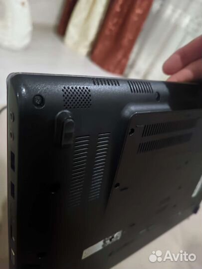 Надёжный ноутбук Samsung NP R428