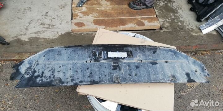 5QF825901B решетка VW Tiguan 2