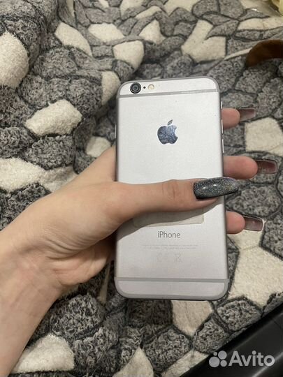 Телефон iPhone 6