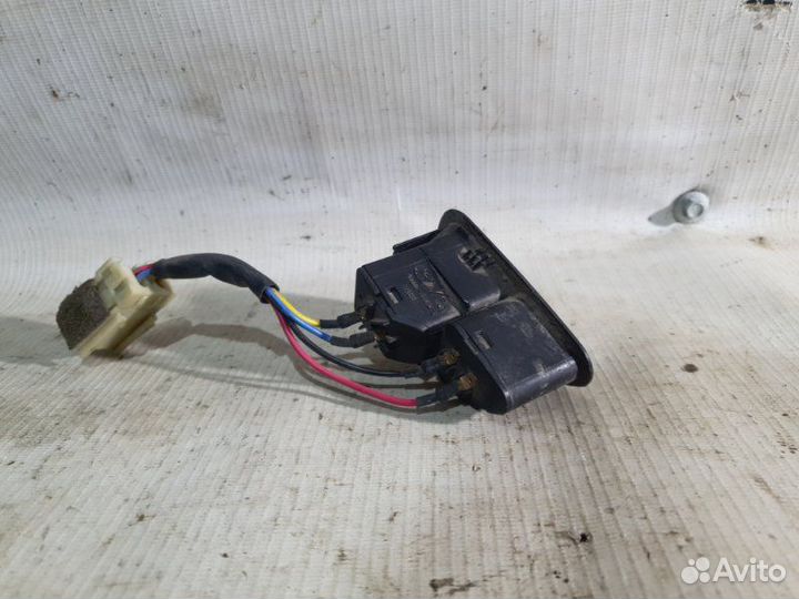 Кнопка багажника Hyundai Sonata