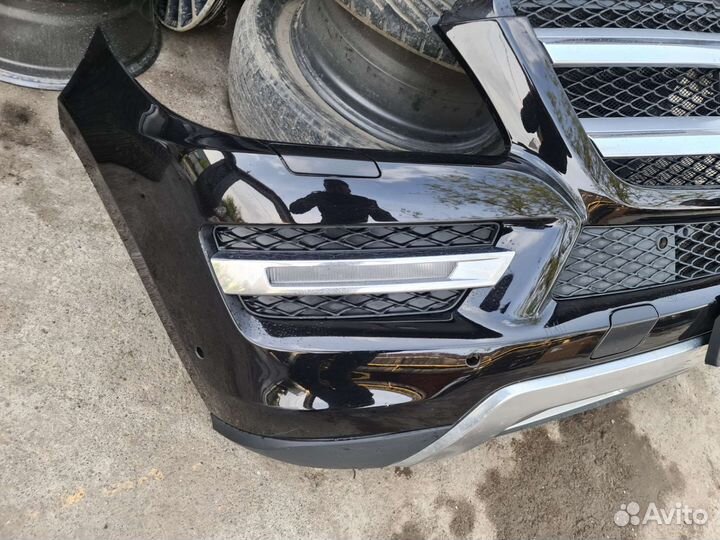 Передний бампер Mercedes GL166