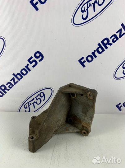 Кронштейн насоса гур Ford Fusion 1.4-1.6 2002-2012