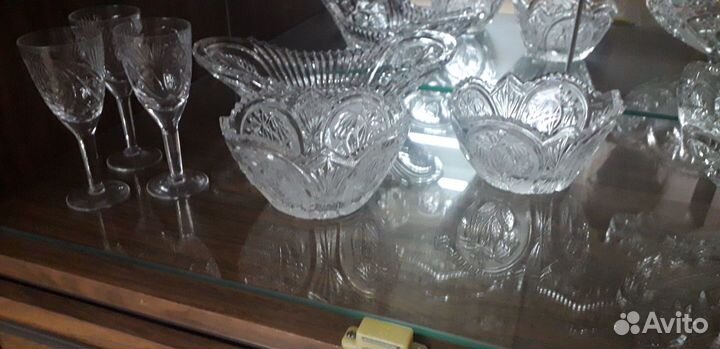 Хрусталь. Много. В идеальном состоянии