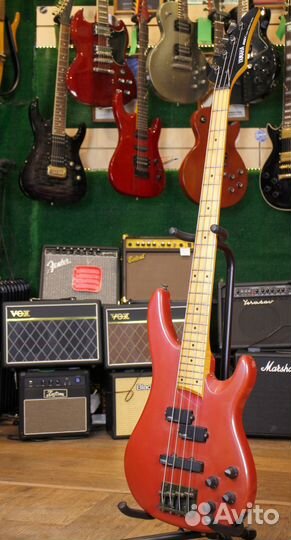 Бас гитара Yamaha