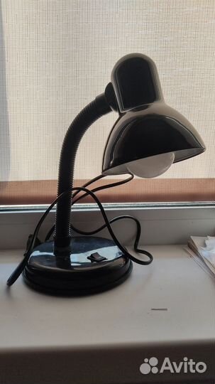 Настольная лампа