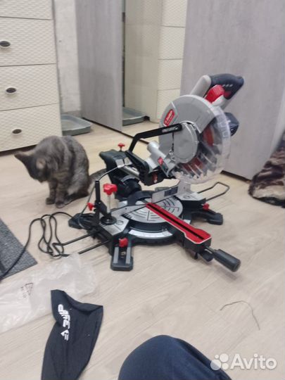 Торцовочная пила зубр