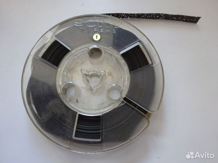 Магнитофонные катушки маленьки и большие
