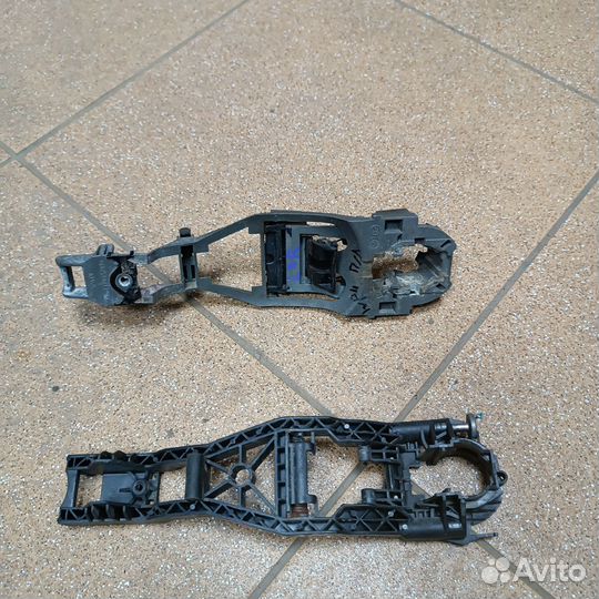 Кронштейн ручки двери Volkswagen Skoda