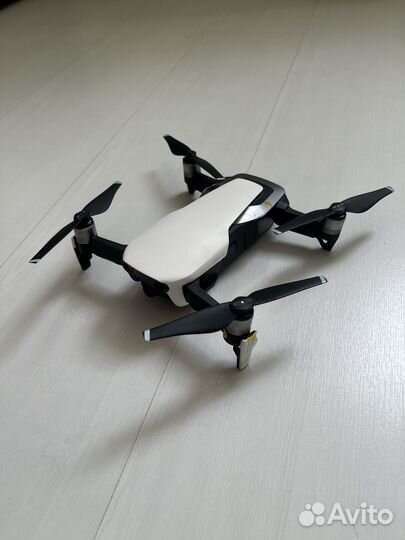 Квадрокоптер dji mavic air fly more combo