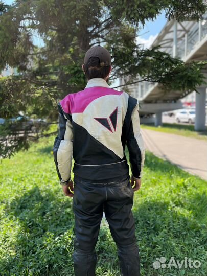 Мотокомбинезон кожа с пробегом Dainess размер 54