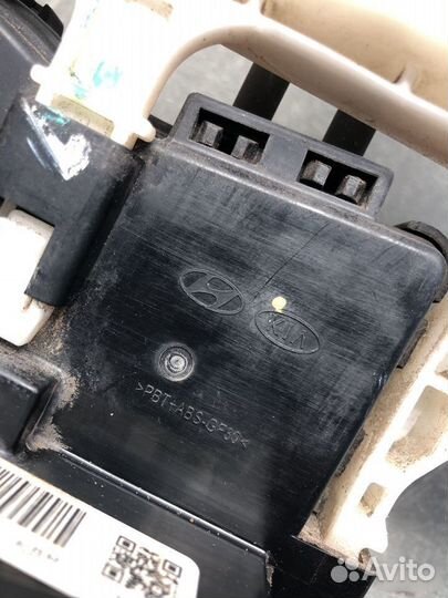 Замок двери задний правый Hyundai Genesis G80 2014