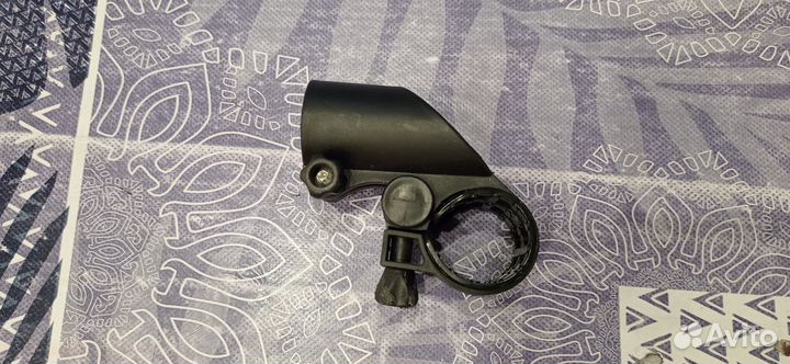 Крепление для фонаря на велосипед (самокат)