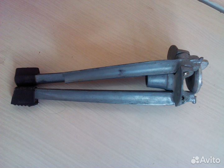 Стойка под малый барабан