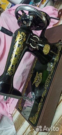 Новая машинка швейная