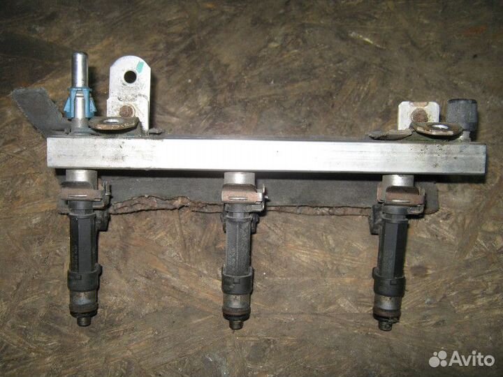 Рейка топливная (рампа) Opel Corsa D