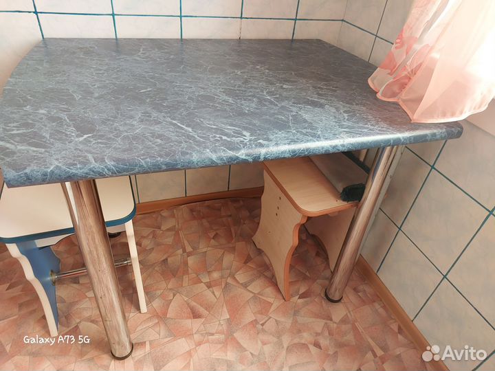 Кухонный стол