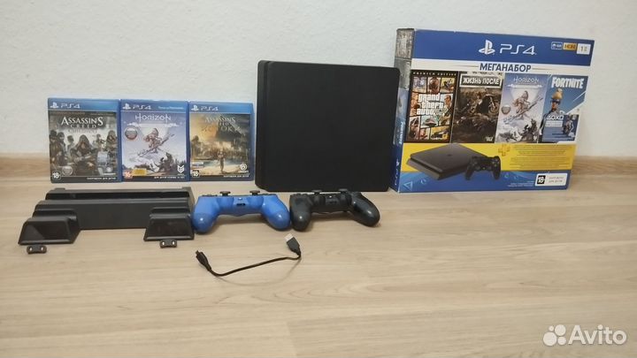 Sony playstation 4 slim 1tb с играми + 3игры