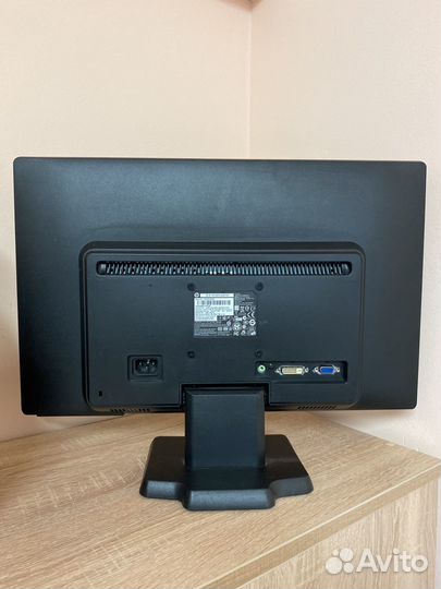 Широкоформатный монитор HP W2072a 20дюймов