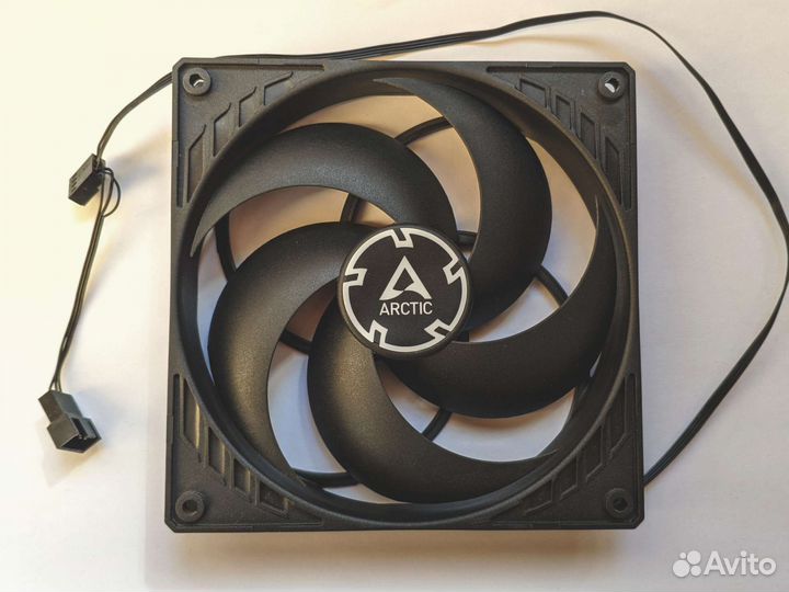 Кулер Arctic P14 PWM PST