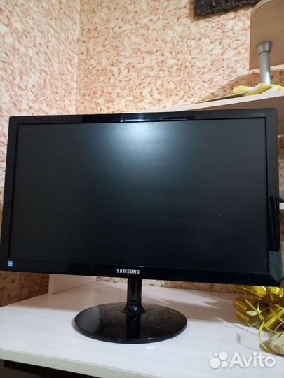 Монитор Samsung