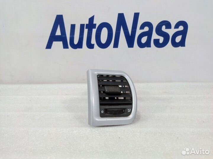 Дефлектор воздушный левый Skoda Fabia 2007-2015