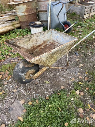 Тачка садовая строительная бу