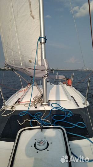 Парусно-моторная яхта Macgregor 26m