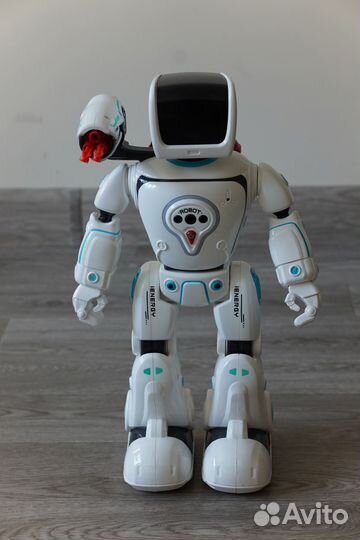 Робот на пульте управления детский