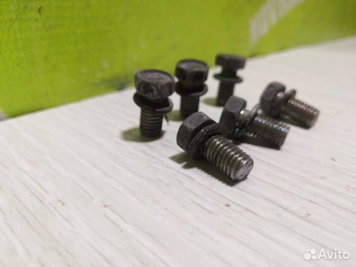 Болт Тойота Королла Е100