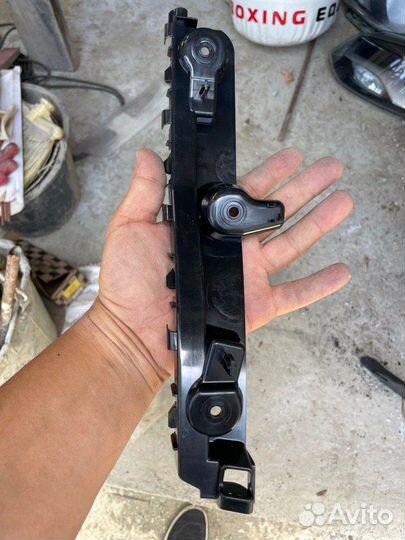 Кронштейн бампера задний левый Renault Kaptur