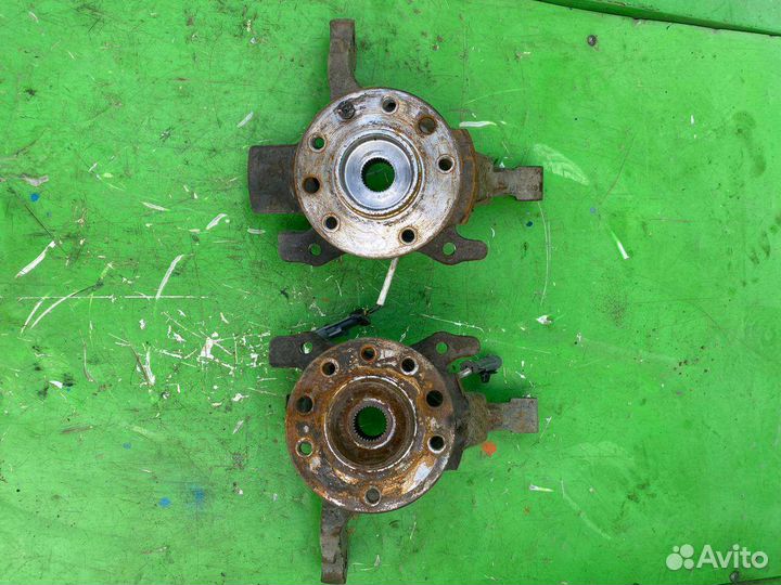 Передний поворотный кулак opel zafira а