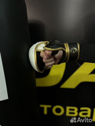 Крабы Venum White. Перчатки для единоборств