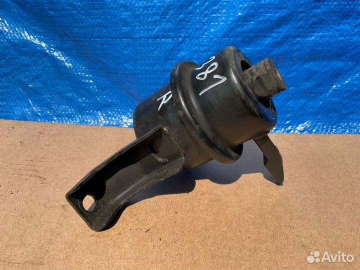 Подушка двигателя правая Mazda Tribute EP3 2 2005